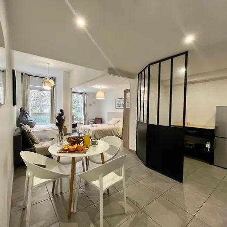Danbury Apartament